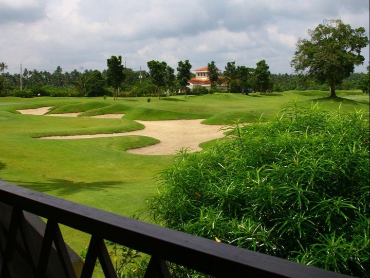 House and Lot with Golf Course View for Sale near Tagaytay
