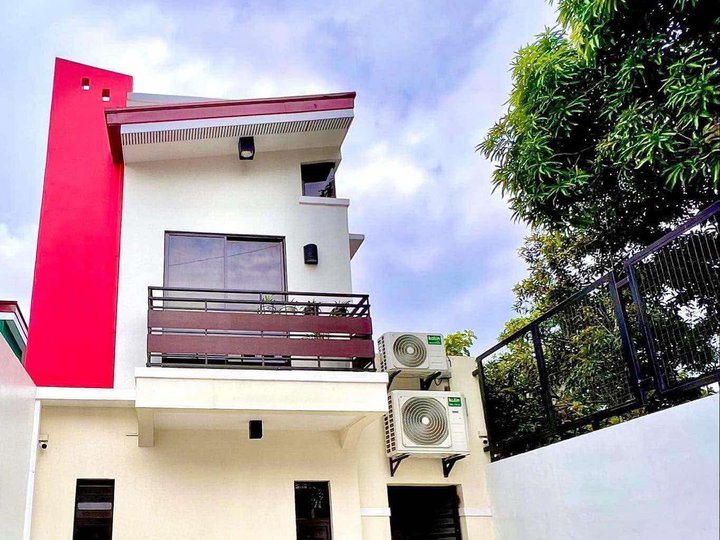 RUSH SALE! 4BR HOUSE and LOT for SALE in Las Pinas near SM Southmall