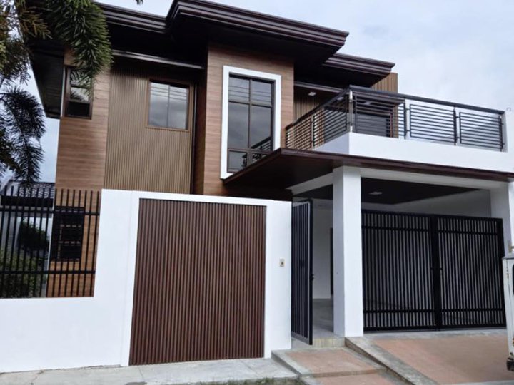 FOR SALE NEWLY RENOVATED MODERN TWO STOREY HOUSE AND LOT NEAR FRIENDSHIP AND CLARK