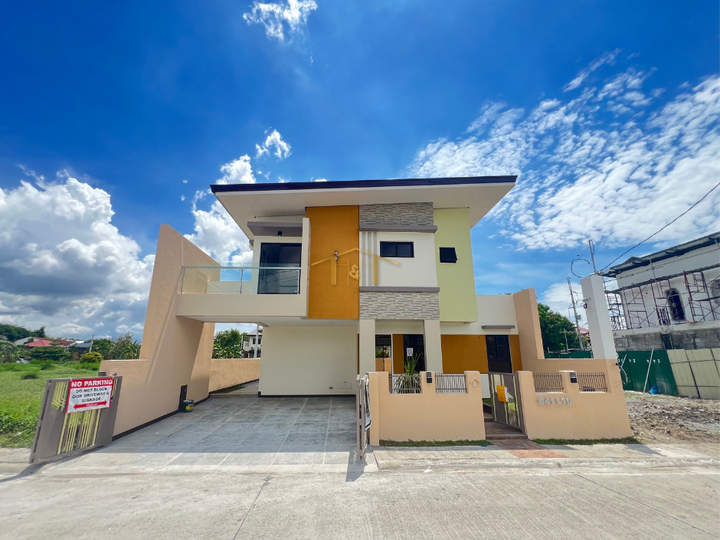 Semi-Furnished 5-bedroom Single Attached With Jacuzzi House For Sale in Imus Cavite