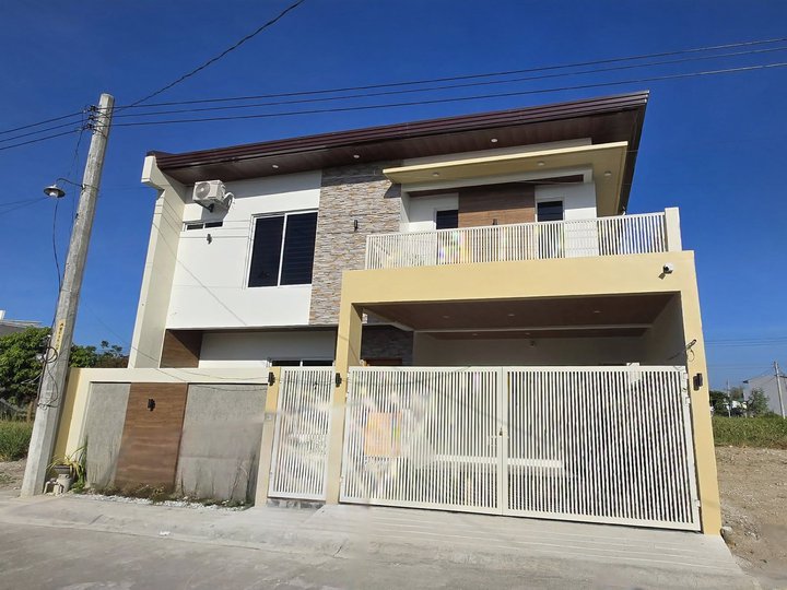 FOR SALE BRAND NEW MODERN TWO-STOREY HOUSE NEAR MARQUEE MALL AND LANDERS