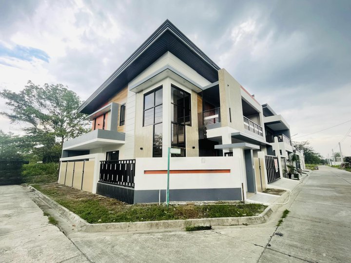 4-bedroom House For Sale in San Fernando Pampanga