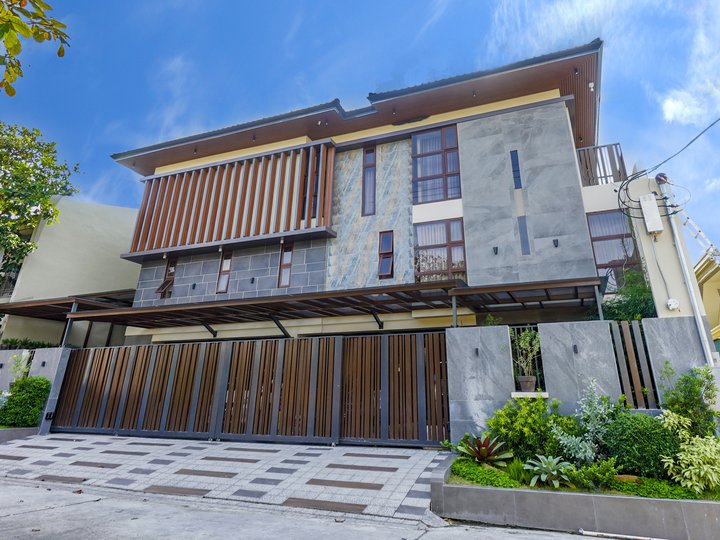 Brand New Luxurious House and Lot in Multinational Village, Paranaque
