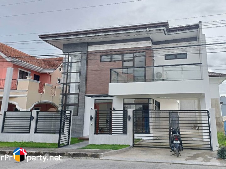 4-bedroom Single Attached House For Sale in Talisay Cebu