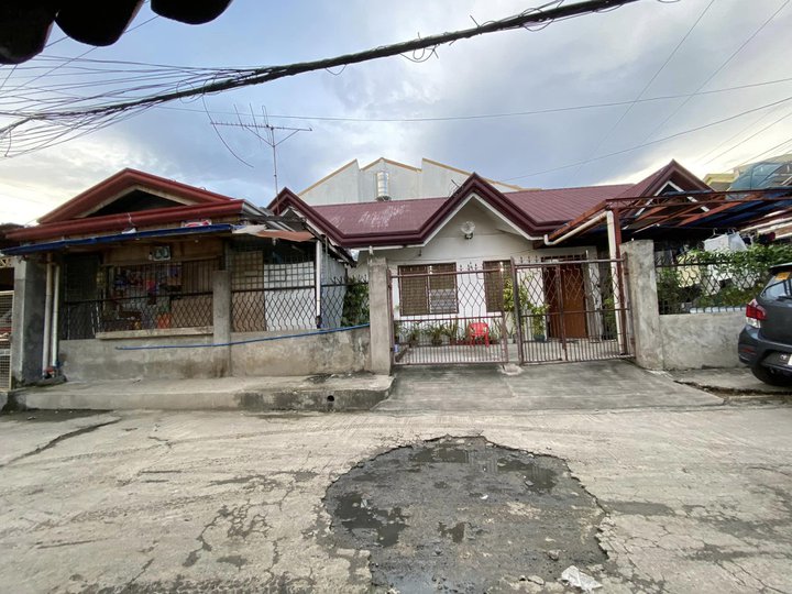 A BUNGALOW HOUSE WITH EXISTING STORE IN VELPAL 1 MINGLANILLA CEBU!