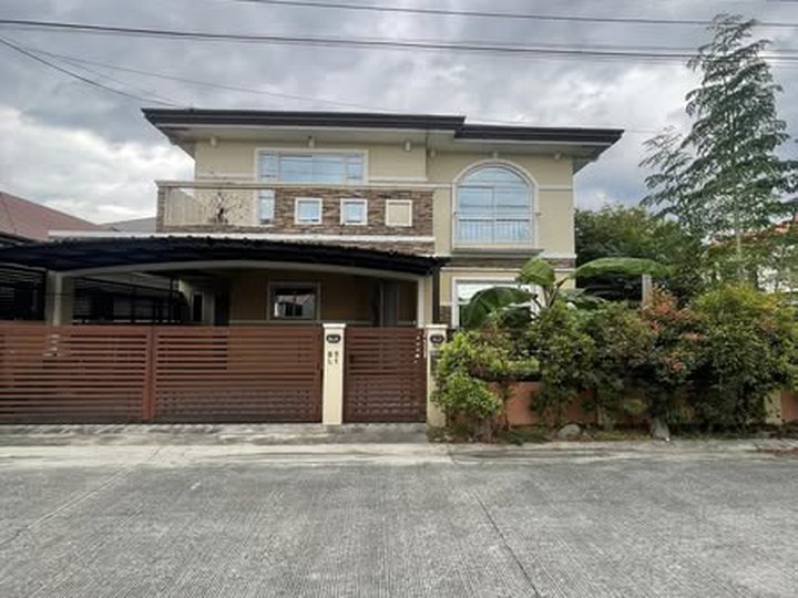 FOR SALE CORNER HOUSE AND LOT IMPROVED UNIT IN ANGELES CITY NEAR MARQUEE MALL AND NLEX