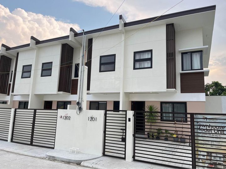 PRE SELLING TOWNHOUSE AND HOUSE AND LOT FOR SALE IN QUEZON CITY