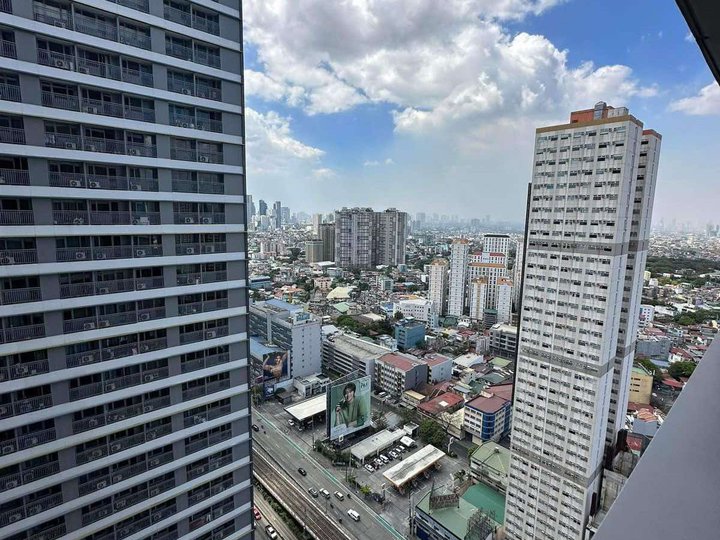 Furnished 1 BR Unit with Balcony in Mandaluyong by SMDC