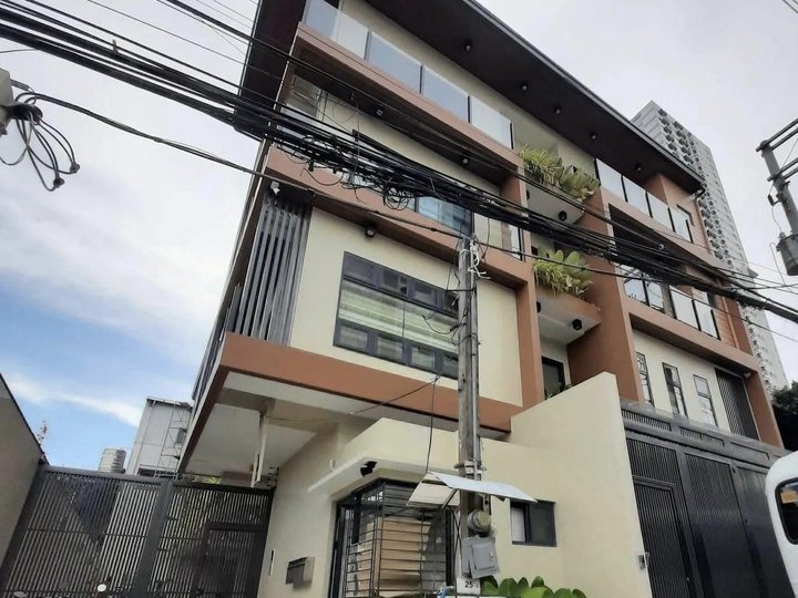RFO TOWNHOUSE FOR SALE W/4-SPACIOUS BEDROOM IN CUBAO QC!!!