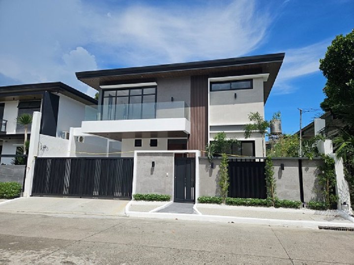 Brand new 5-Bedroom House for Sale in Tahanan Village BF Homes Paranaque City