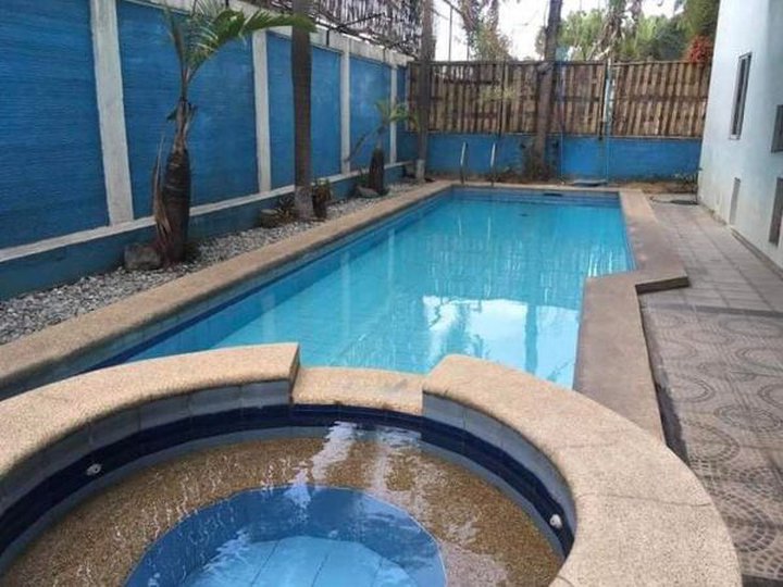 PRE OWNED HOUSE WITH POOL AND WIDE LOT IN ANGELES CITY NEAR CLARK