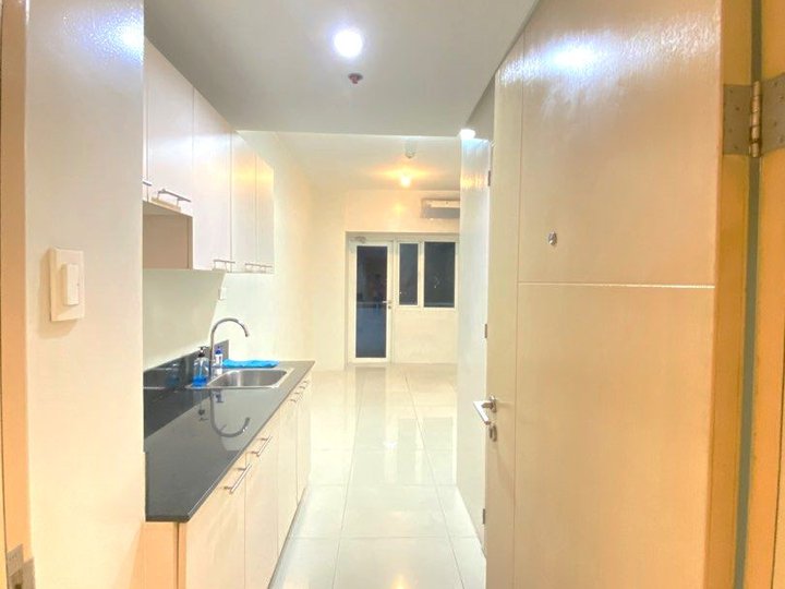 Condo Unit For Rent - 7th Floor at Blue Residences