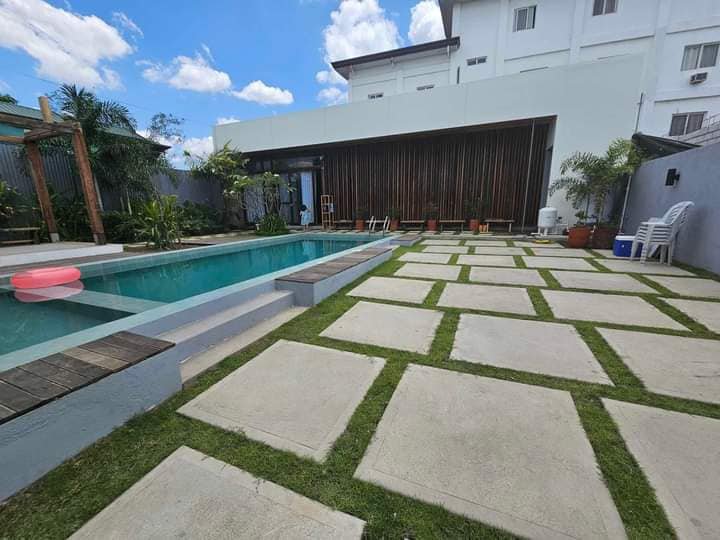 RUSH RUSH RUSH SALE BRAND NEW POOL VILLA FULLY FURNISHED IN ANGELES CITY