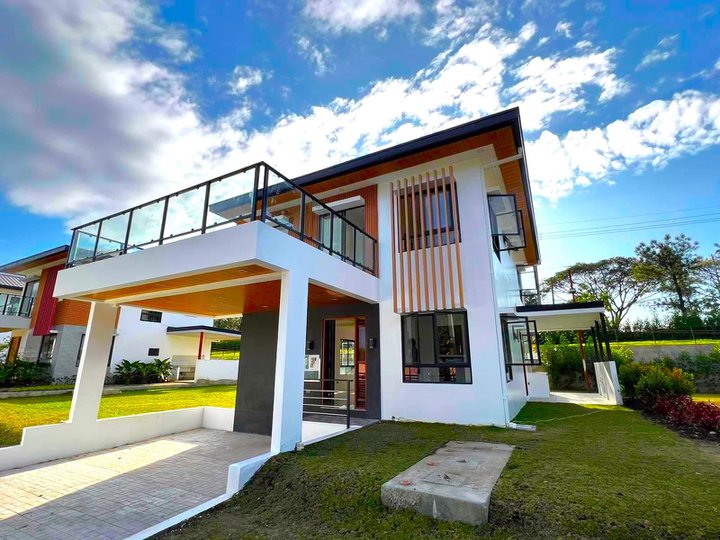 Pre-selling 5-bedroom Single Detached House For Sale in Alabang