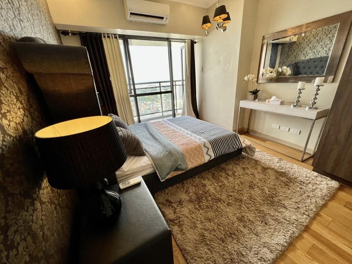 Luxurious Interior-Designed 1 Bedroom Unit For Sale