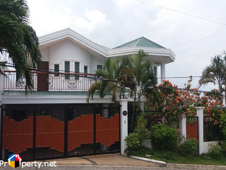 HOUSE AND LOT WITH OVERLOOKING VIEW IN CEBU CITY