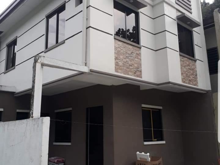 SINGLE ATTACHED HOUSE AND LOT FOR SALE IN AMPARO SUBD., CALOOCAN