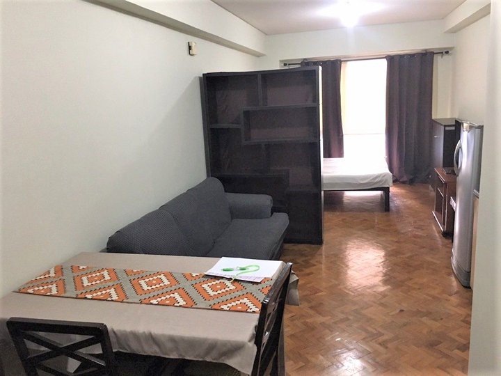 Condo Unit For Rent - 16th Floor at The Columns Ayala
