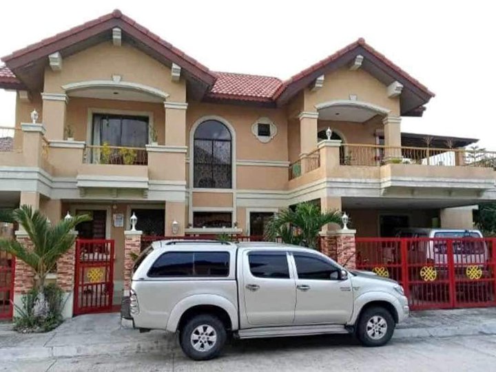 Corner lot House for Sale in Vita Toscana Molino Blvd Bacoor Cavite
