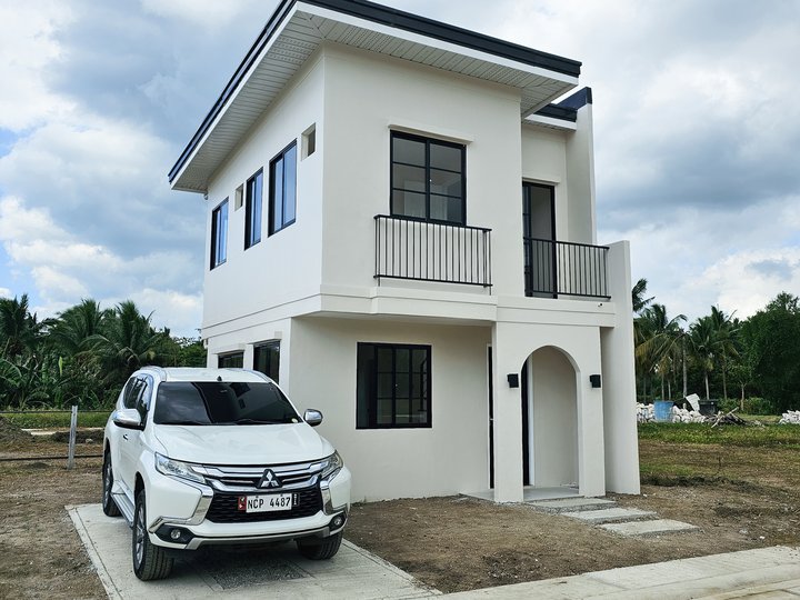 3-bedroom Single Attached House For Sale in San Pablo Laguna