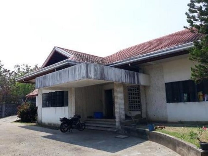 OLD HOUSE FOR SALE TOWN AND COUNTRY NORTH EXE VILLAGE MARILAO, BULACAN