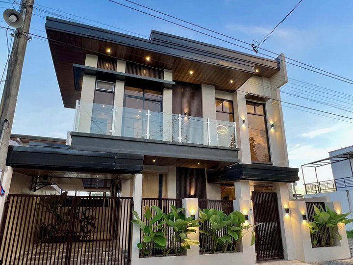 FOR SALE BRAND NEW ELEGANT SMART HOME WITH DIPPING POOL IN ANGELES CITY NEAR MARQUEE MALL