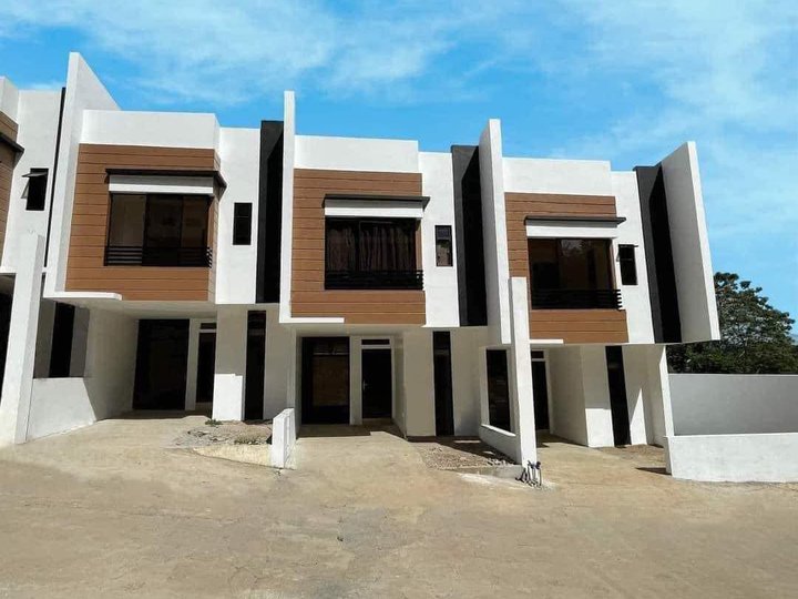 PRE SELLING AND READY FOR OCCUPANCY TOWNHOUSE IN ANTIPOLO RIZAL