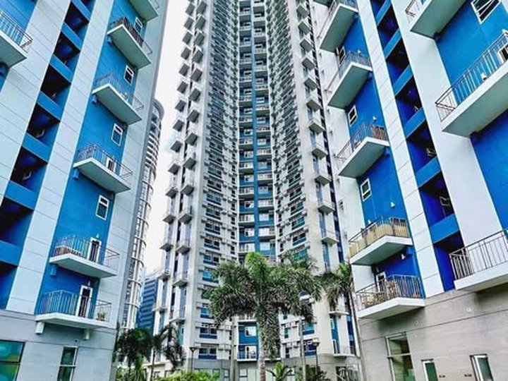 READY FOR OCCUPANCY 1 & 2 BEDROOM FOR SALE IN BGC TAGUIG - TRION TOWERS