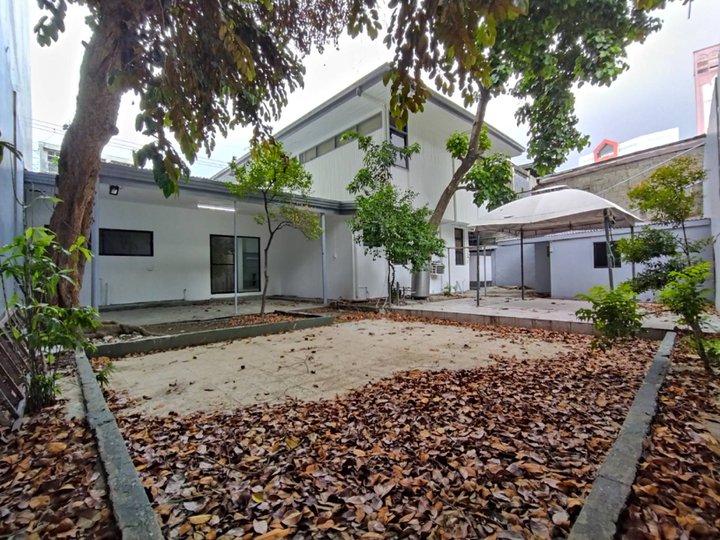San Antonio Makati House 1000 sqm, 10 bedroom, 12 parking, staff house