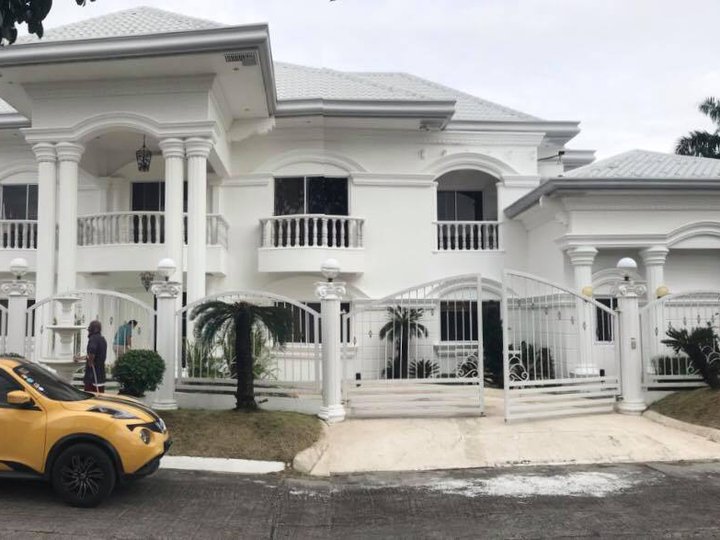 WHITE ROMAN MEDITERRANEAN MANSION IN ANGELES CITY NEAR CLARK