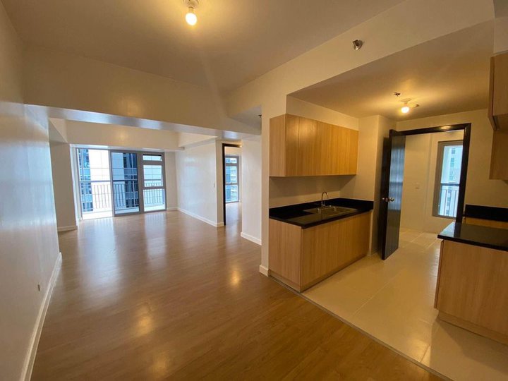 2BR Condo Unit for Sale in Park Triangle Residence,Taguig City