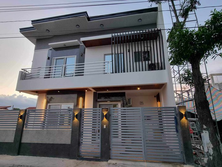 FULLY FURNISHED TWO STOREY HOUSE WITH SWIMMING POOL IN ANGELES CITY NEAR KOREAN TOWN AND CLARK