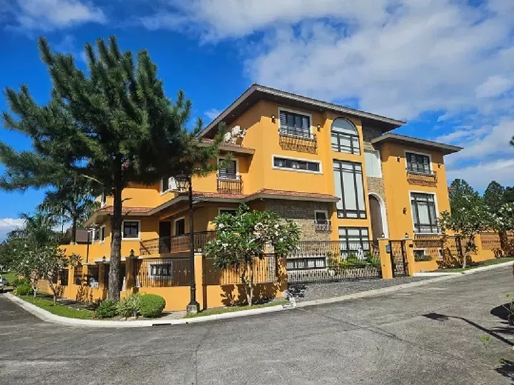 Corner lot House for Sale in Portofino South Daang Reyna Bacoor Cavite