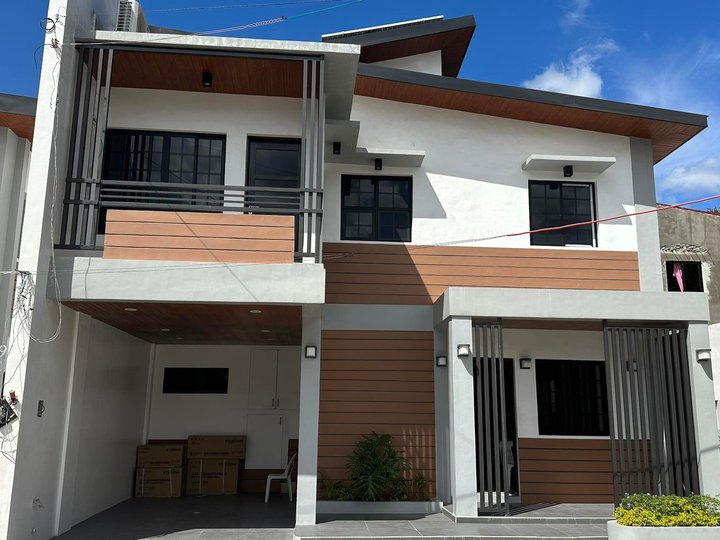 House and Lot in Deparo Caloocan Metro Manila