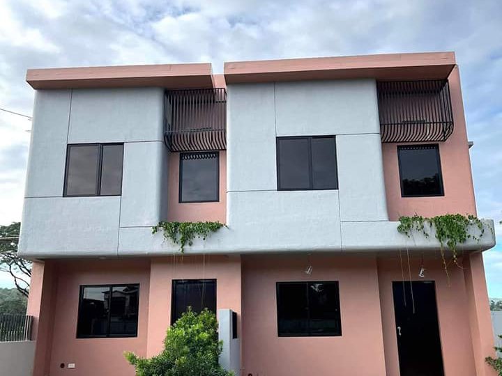PRE SELLING & READY FOR OCCUPANCY TOWNHOUSE IN RODRIGUEZ RIZAL