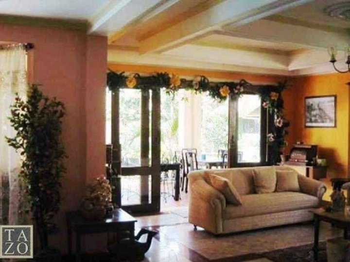 5-Bedroom House with own Pool for Sale in Merville Park Village Paranaque City