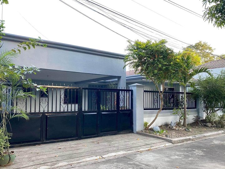 PRE OWNED BUNGALOW HOUSE IN ANGELES CITY NEAR CLARK AND FRIENDSHIP