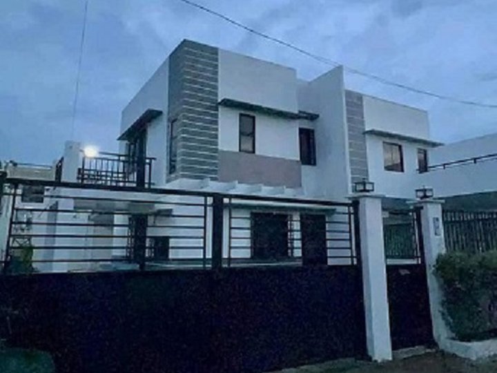 House for Sale in Town & Country Dasmarinas Cavite