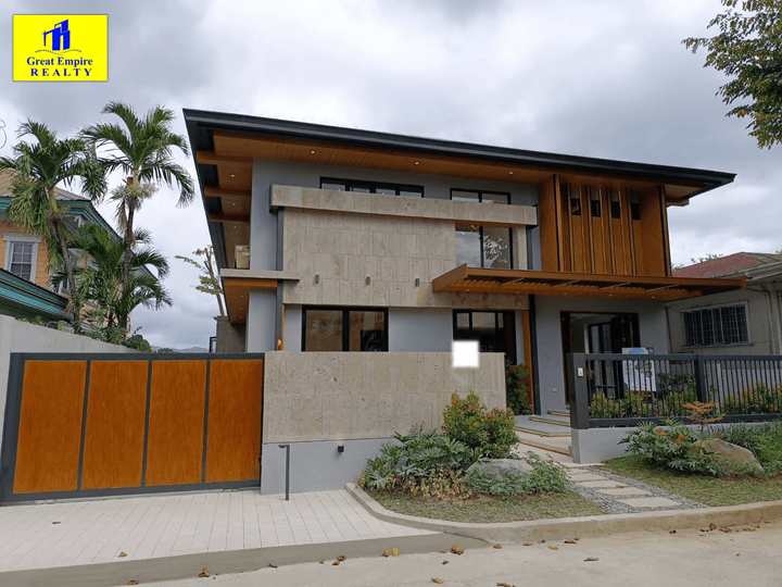 5-bedroom Single Detached House For Sale in Commonwealth
