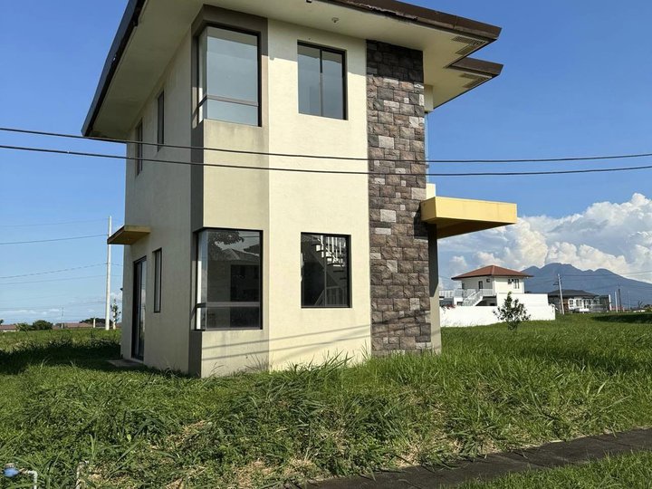 3-bedroom Single Detached House For Sale in Calamba Laguna