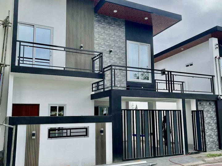 BRAND NEW TWO STOREY HOUSE WITH DIPPING POOL IN ANGELES CITY NEAR CLARK AND KOREAN TOWN