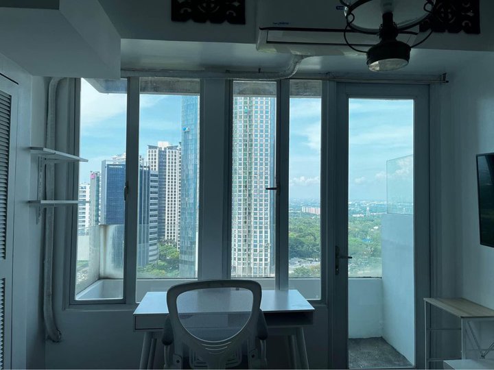 For Rent One Bedroom @ Seibu Tower BGC