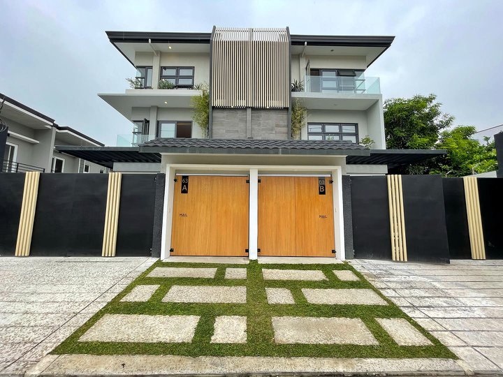 4-bedroom Duplex / Twin House For Sale in Taguig near BGC