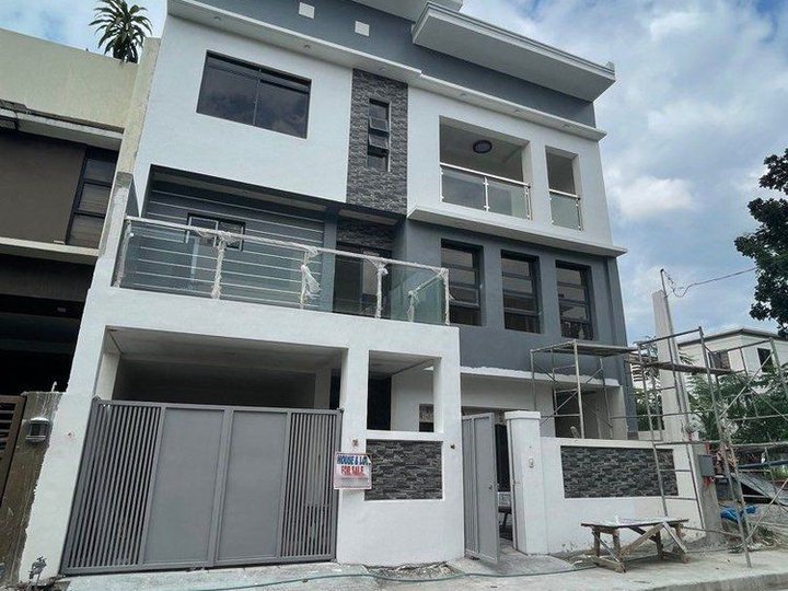 3Storey with 6BR House for Sale in Brgy. Sauyo, Quezon City