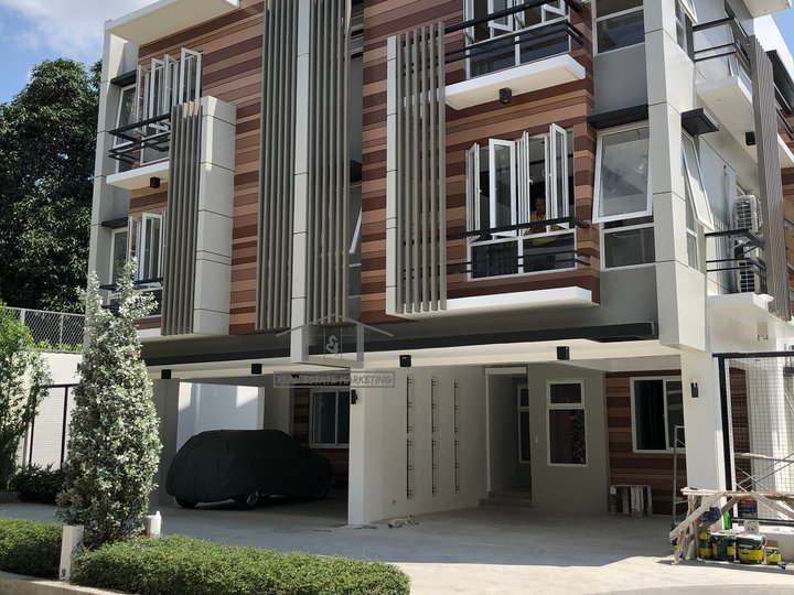 4-bedroom Townhouse For Sale in Tandang Sora Quezon City / QC