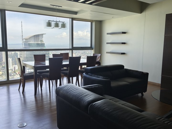 A 136 SQM 2-BEDROOM ST. FRANCIS SHANGRILA PLACE CONDO UNIT WITH BREATHTAKING VIEW