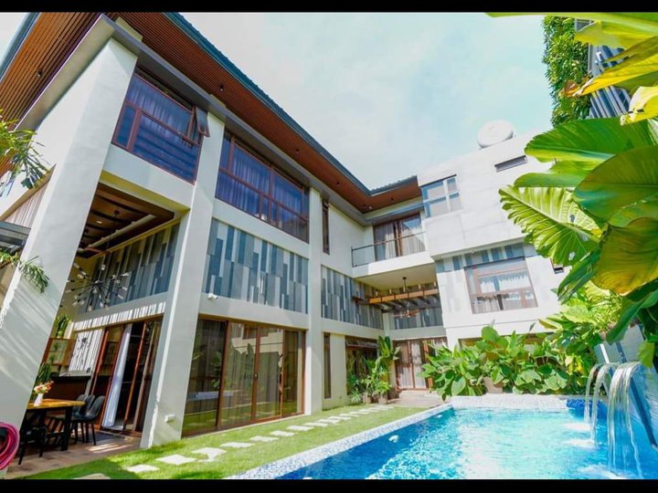 For SALE Brand new and Luxurious House in Multinational Village