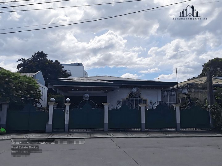 Pre-Owned 4-bedroom Bungalow House For Sale in Tandang Sora