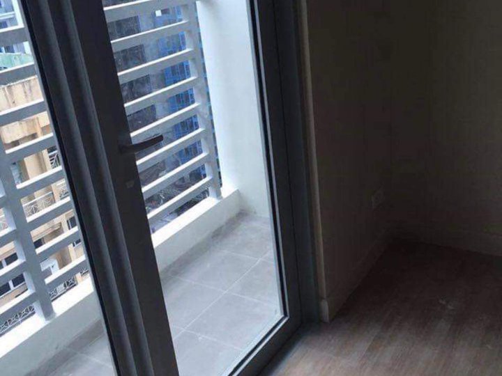 For Rent One Bedroom @ Salcedo Square Makati
