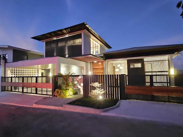 5 Bedroom - ELEGANT and Mountain View HOUSE AND LOT in Antipolo